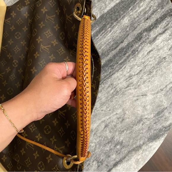 Louis Vuitton Artsy MM - Picture 5 of 16